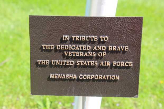 MENASHA’S ISLE OF VALOR MEMORIAL FLAGPOLE PLAQUE B
