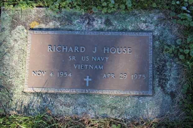 RICHARD J HOUSE MEMORIAL CEMETERY STONE