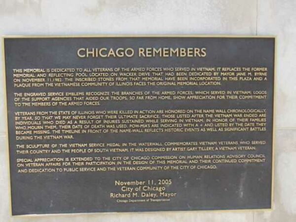 CHICAGO REMEMBERS VIETNAM VETERANS MEMORIAL PLAQUE