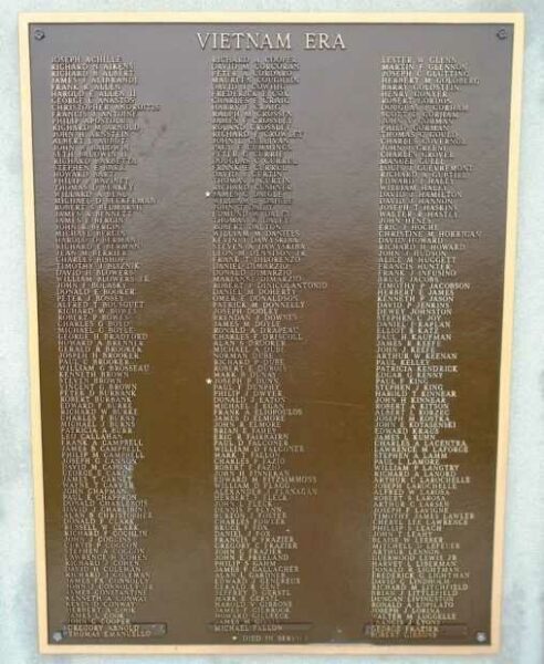 HULL WAR VETERANS MEMORIAL PLAQUE L