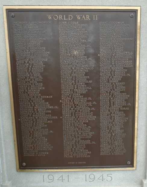 HULL WAR VETERANS MEMORIAL PLAQUE D