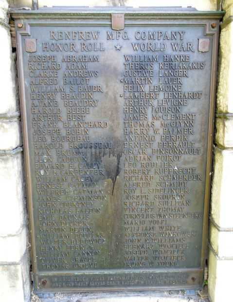 RENFREW MFG. COMPANY HONOR ROLL WORLD WAR MEMORIAL PLAQUE A