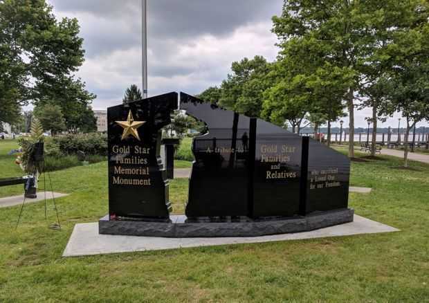 HAVRE DE GRACE GOLD STAR FAMILIES MEMORIAL MONUMENT BACK