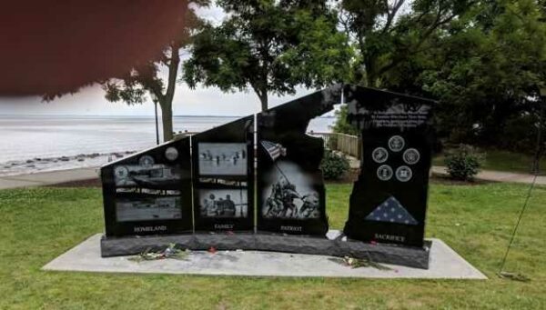 HAVRE DE GRACE GOLD STAR FAMILIES MEMORIAL MONUMENT FRONT