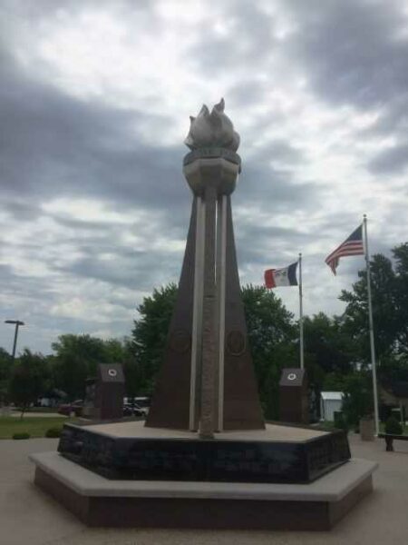 SIOUX CENTER VETERANS MEMORIAL CENTER STONE