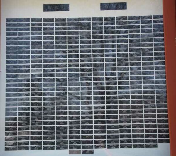 SAUK PRAIRIE AREA VETERANS MEMORIAL HONOR ROLL PLAQUE E