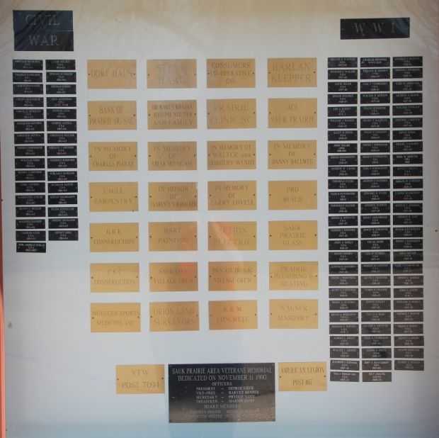 SAUK PRAIRIE AREA VETERANS MEMORIAL HONOR ROLL PLAQUE D