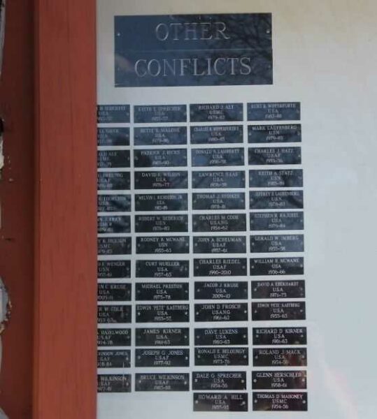 SAUK PRAIRIE AREA VETERANS MEMORIAL HONOR ROLL PLAQUE B