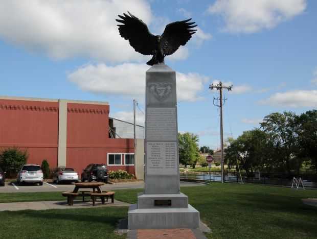 NEW LONDON COMMUNITY OF WAR VETERANS MEMORIAL