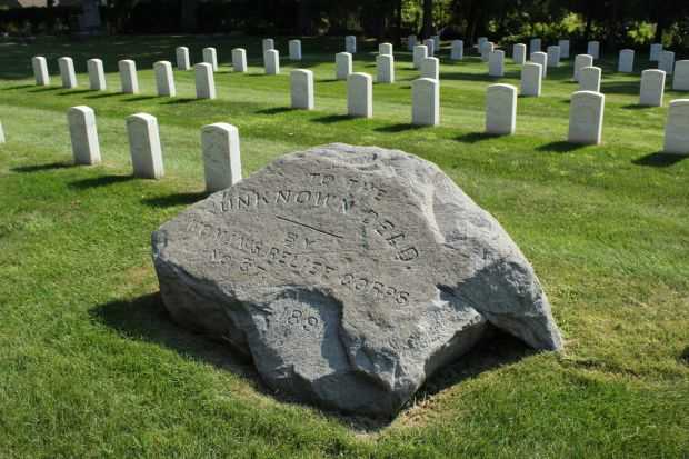 FOREST HILL SOLDIERS’ LOT MEMORIAL CEMETERY UNKNOWN DEAD STONE