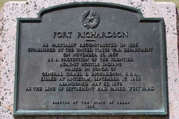 FORT RICHARDSON MEMORIAL PLAQUE