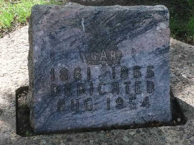 BROOKINGS COUNTY WAR VETERANS MEMORIAL STONE C