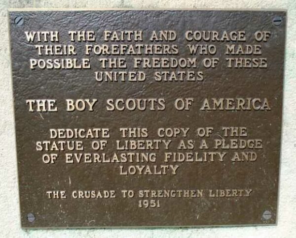 BERWICK REPLICA OF THE STATUE OF LIBERTY MEMORIAL PLAQUE