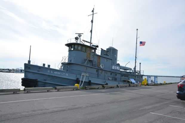 LT-5 TUG WAR MEMORIAL