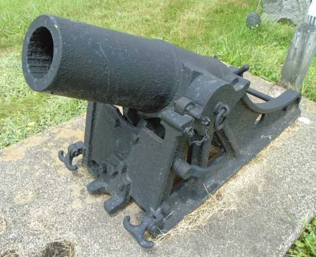 MOUNT HOPE PLAINS CEMETERY WAR VETERANS MEMORIAL FIELD MORTAR