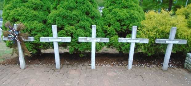STURBRIDGE WAR VETERANS MEMORIAL CROSSES