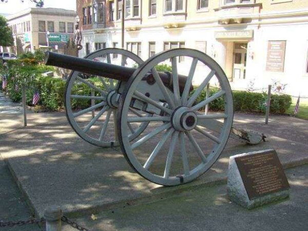 BEN BUTTERFIELD POST NO. 77 G.A.R. CIVIL WAR MEMORIAL CANNON