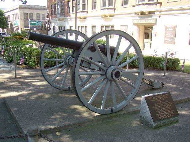 BEN BUTTERFIELD POST NO. 77 G.A.R. CIVIL WAR MEMORIAL CANNON