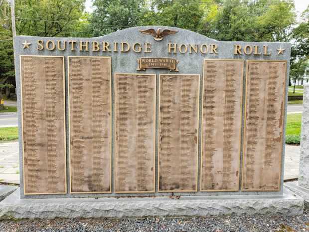 SOUTHBRIDGE HONOR ROLL MEMORIAL WALL B
