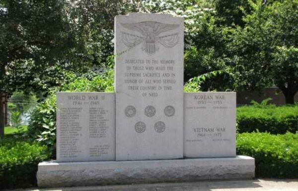 HUDSON SUPREME SACRIFICE WAR MEMORIAL