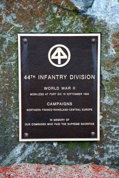 44TH INFANTRY DIVISION WAR MEMORIAL PLAQUE