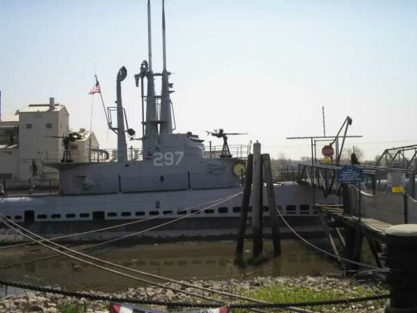 U.S.S. LING WAR MEMORIAL SUBMARINE