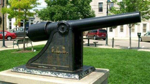 OXFORD CIVIL WAR MEMORIAL CANNON