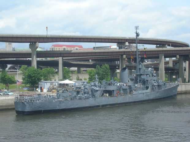 U.S.S. SLATER (DE-766) WAR MEMORIAL