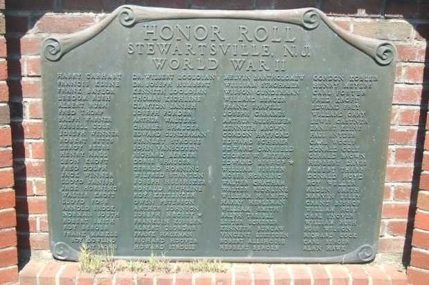 STEWARTSVILLE WORLD WAR II HONOR ROLL MEMORIAL PLAQUE