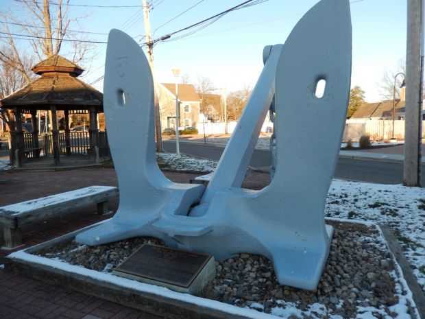 USS RANDOLPH CV-15 WAR MEMORIAL ANCHOR