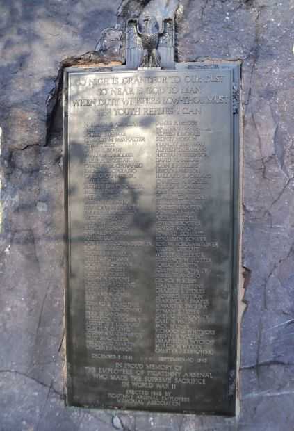 PICATINNY ARSENAL EMPLOYEES WORLD WAR II MEMORIAL PLAQUE