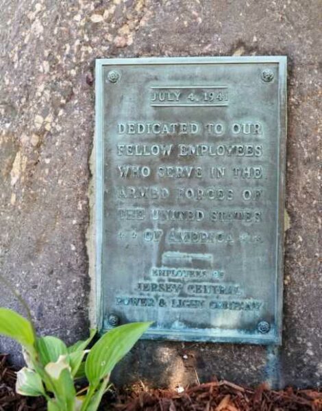 JERSEY CENTRAL POWER & LIGHT EMPLOYEES WORLD WAR II MEMORIAL PLAQUE