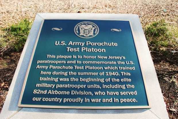 HEIGHTSTOWN U.S. ARMY PARACHUTE TEST PLATOON MEMORIAL PLAQUE