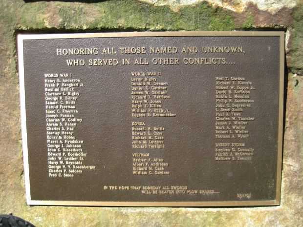 BLOOMSBURY WAR VETERANS MEMORIAL PLAQUE B