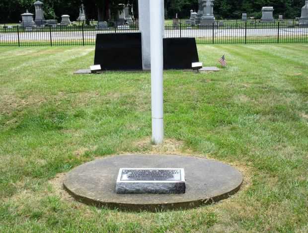 VALLEY GROVE CEMETERY WAR VETERANS MEMORIAL FLAGPOLE