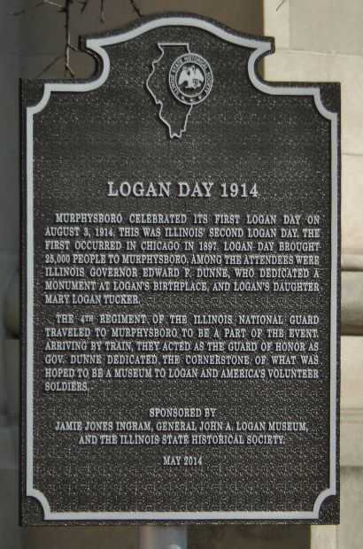 LOGAN DAY 1914 WAR MEMORIAL PLAQUE