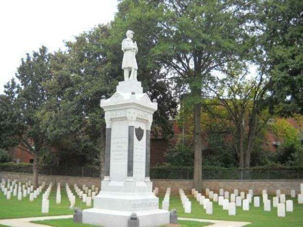 MAINE ONE COUNTRY-ONE FLAG WAR MEMORIAL