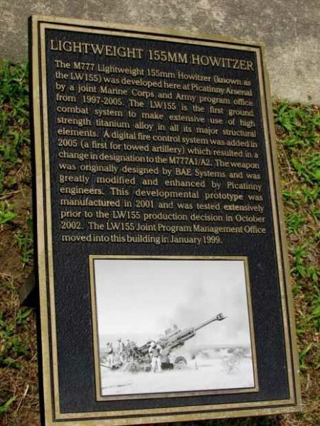 LIGHTWEIGHT 155MM HOWITZER MEMORIAL PLAQUE