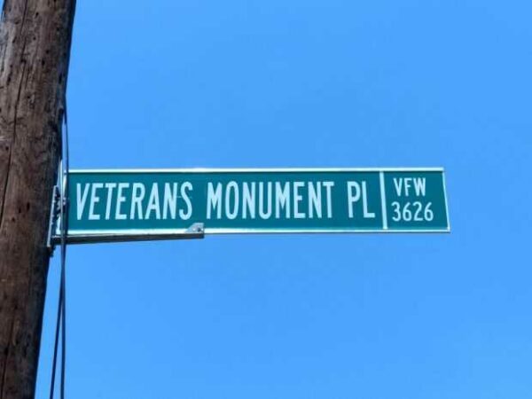 VETERANS MONUMENT PL MEMORIAL STREET SIGN