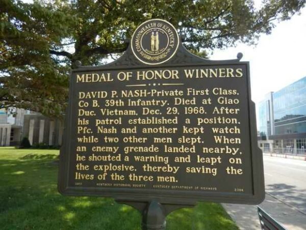 MEDAL OF HONOR WINNERS WAR MEMORIAL MARKER BACK