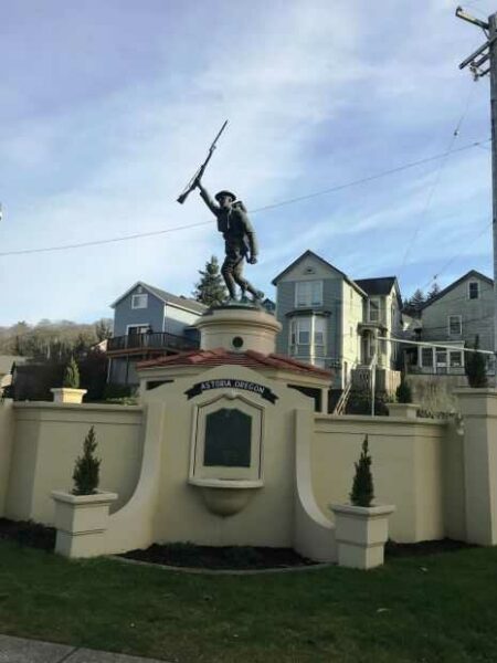 ASTORIA, OREGON SOLDIERS MONUMENT