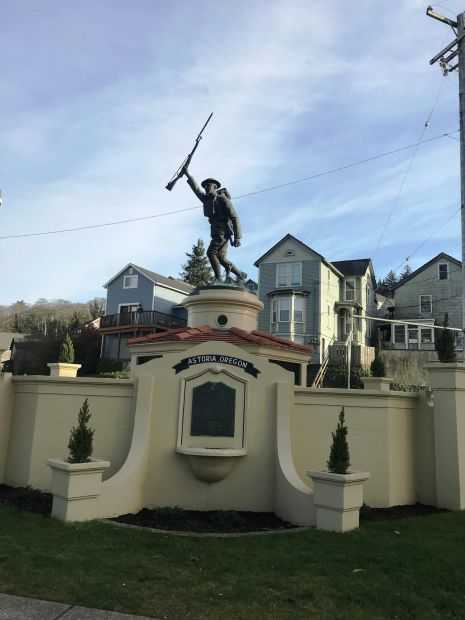 ASTORIA, OREGON SOLDIERS MONUMENT