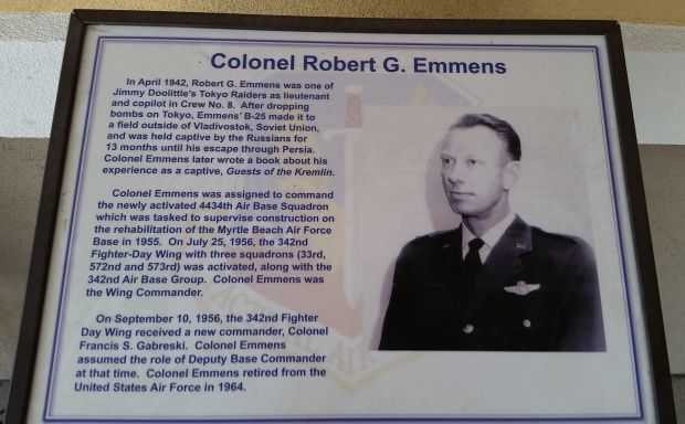COLONEL ROBVERT G. EMMENS WAR MEMORIAL PLAQUE