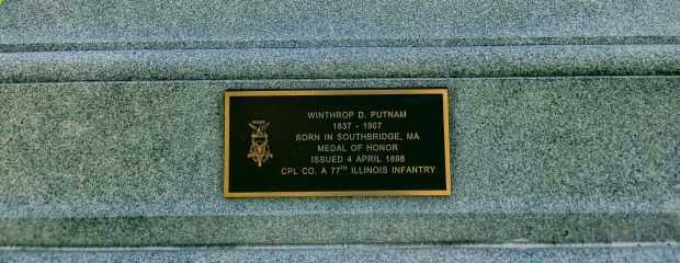 WINTHROP D. PUTNAM MEDAL OF HONOR WAR MEMORIAL PLAQUE