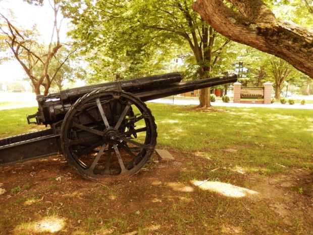 BRITISH GUN 5″ WAR MEMORIAL