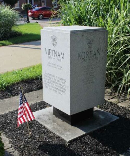 SPRINGFIELD, KY WAR VETERANS MEMORIAL SIDE B