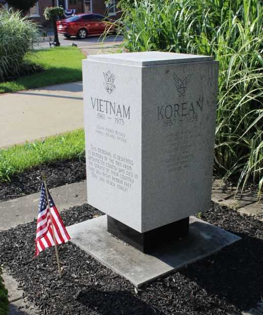 SPRINGFIELD, KY WAR VETERANS MEMORIAL SIDE B