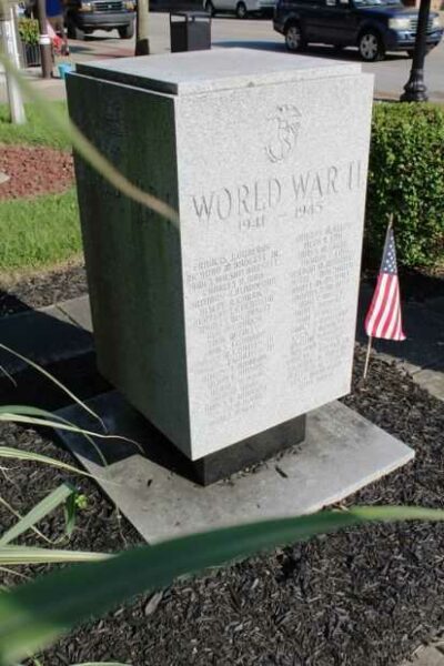 SPRINGFIELD, KY WAR VETERANS MEMORIAL SIDE A