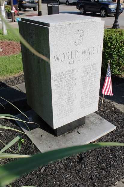 SPRINGFIELD, KY WAR VETERANS MEMORIAL SIDE A