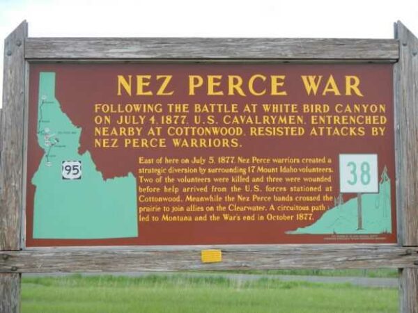 NEZ PERCE WAR MEMORIAL MARKER